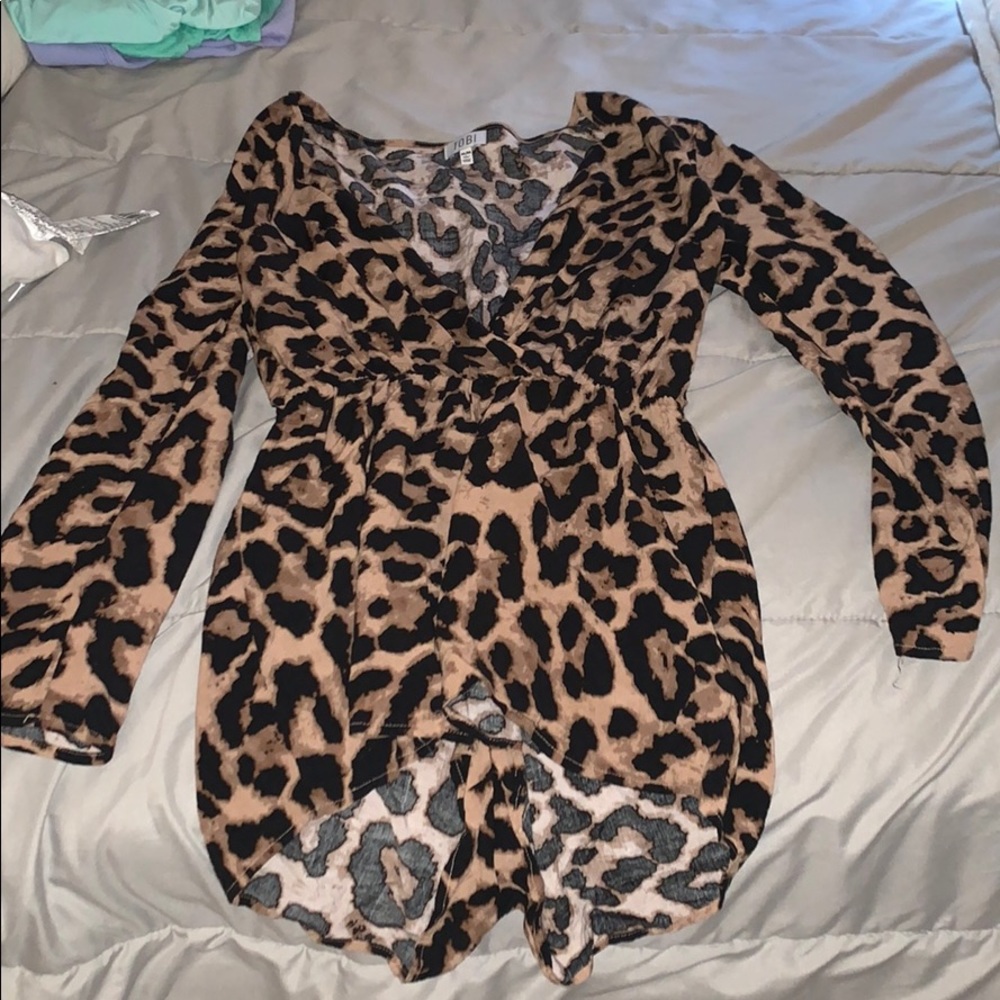 Long sleeve light weight romper